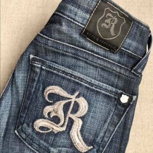 Lightly lived rock and tepubkuc jeans